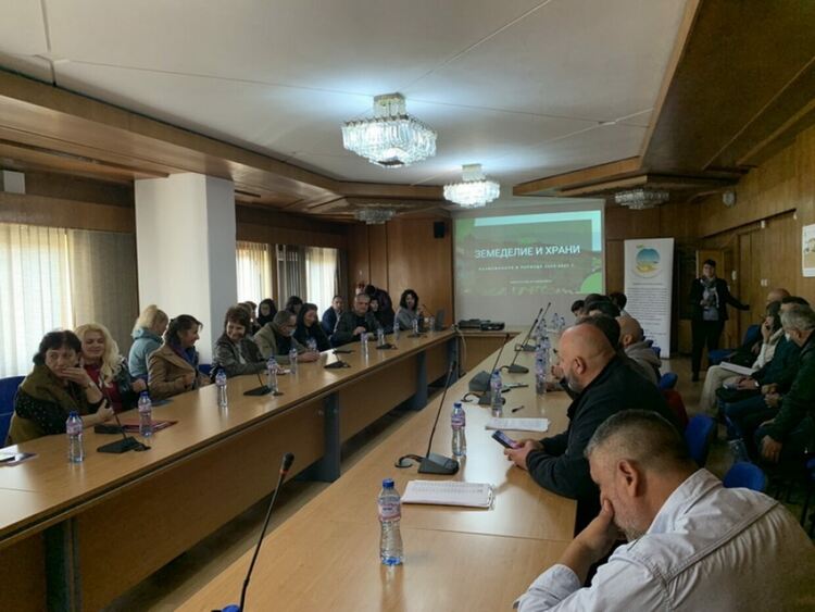 Земеделски производители се събраха на среща с представители на ресорното министерство