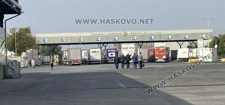 Започна изграждането на две нови трасета за камиони по границата с Турция