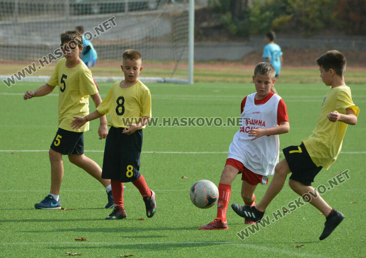 С футбол започнаха ученическите игри в Хасково, 22 отбора в надпреварата