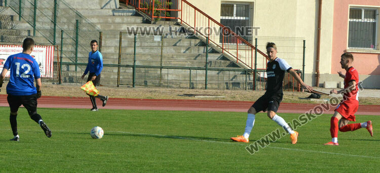 „Саяна Хасково“ и „Розова долина“ с равенство – 1:1 на „Ямача“
