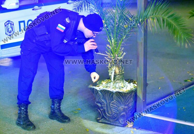 Викнаха полиция заради хвърляне на пиратки по младежи