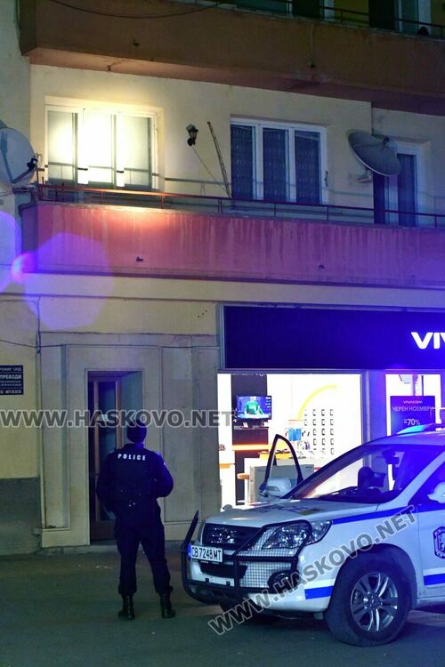 Викнаха полиция заради хвърляне на пиратки по младежи