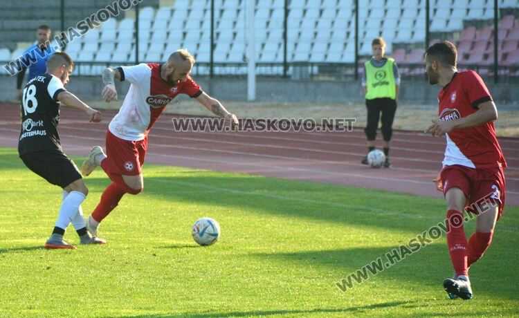 „Саяна Хасково“ и „Розова долина“ с равенство – 1:1 на „Ямача“