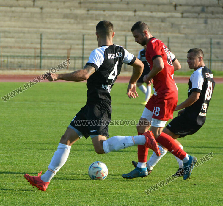 „Саяна Хасково“ и „Розова долина“ с равенство – 1:1 на „Ямача“