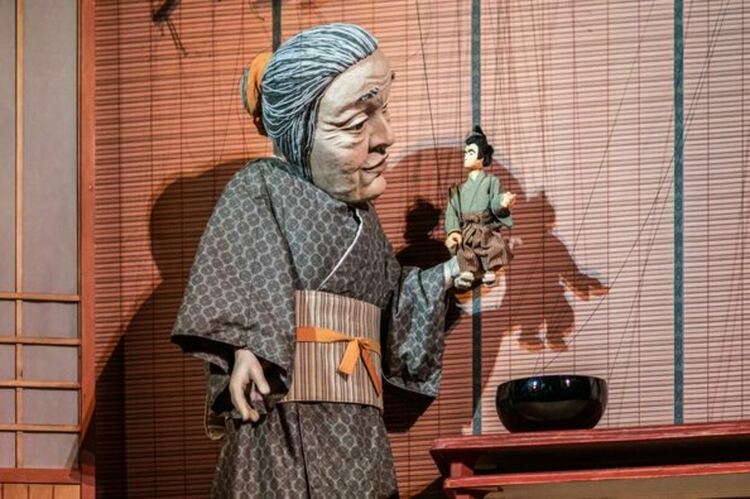 На 12 ноември /събота/, от 11:00ч., в театралния салон на Двореца на културата формация „Сенджу“ ще гостува на Перник