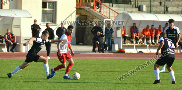 „Саяна Хасково“ и „Розова долина“ с равенство – 1:1 на „Ямача“