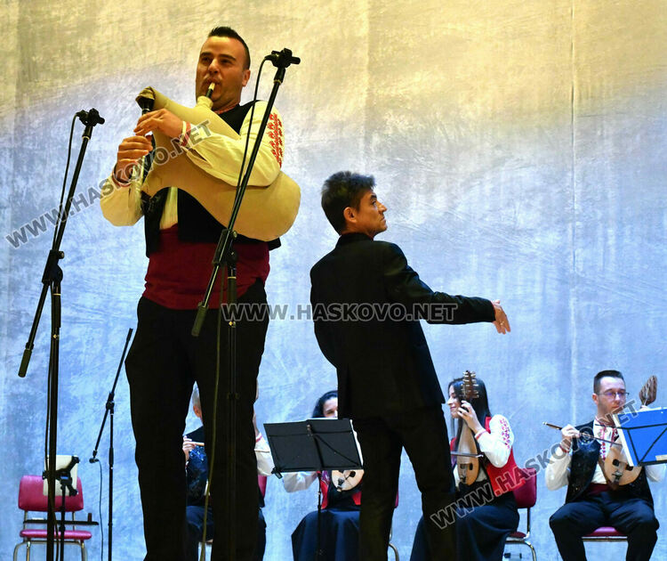 Ансамбъл „Филип Кутев“ с диригент Георги Андреев изнесе концерт в Хасково