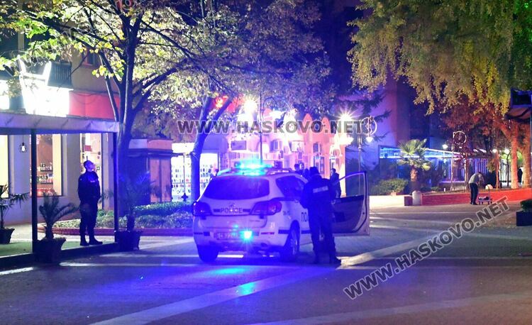 Викнаха полиция заради хвърляне на пиратки по младежи