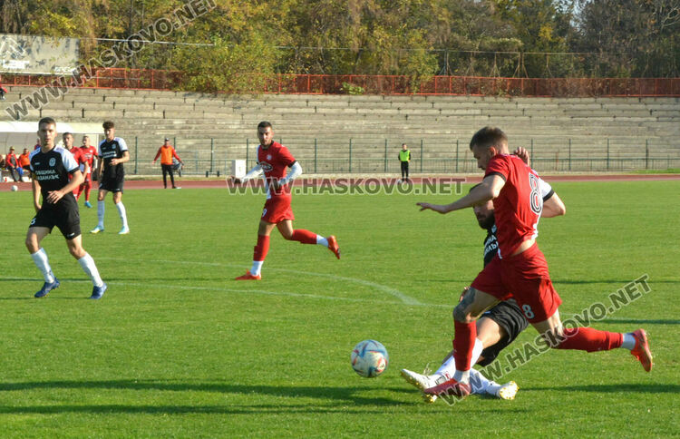 „Саяна Хасково“ и „Розова долина“ с равенство – 1:1 на „Ямача“
