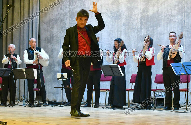 Ансамбъл „Филип Кутев“ с диригент Георги Андреев изнесе концерт в Хасково