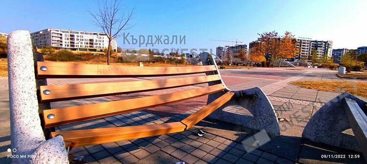 Пореден погром над пейките в парк „Арпезос Север”,вандали върлуват безпрепятствено