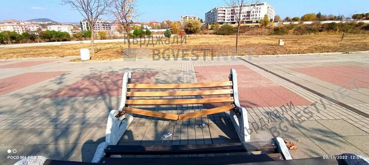 Пореден погром над пейките в парк „Арпезос Север”,вандали върлуват безпрепятствено