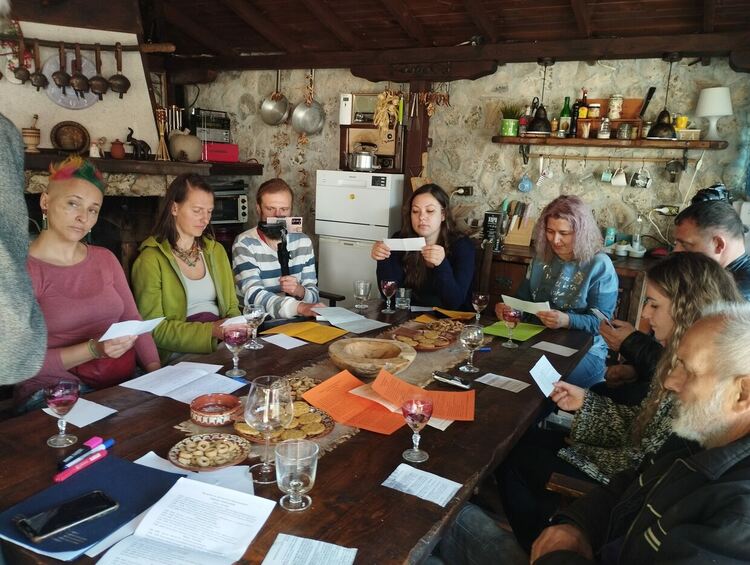 Първомайски художници се вкючиха в пленер, посветен на войната и мира