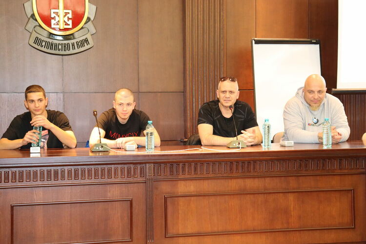 Втори ден продължават разговорите за наркотичните зависимости и ада за излизане от тях