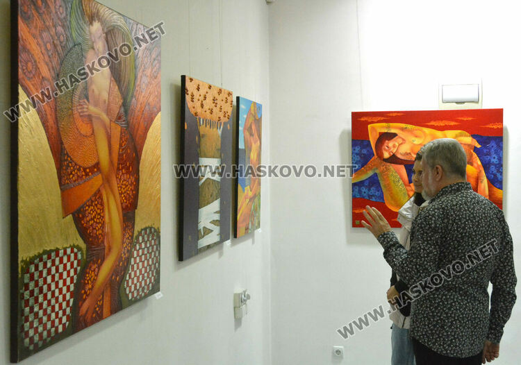 „Срещу течението“-една провокативна и изпълнена с метафори изложба на Стефан Георгиев в галерия „Форум“