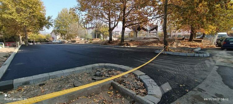 Новият паркинг на Момчилград е готов, ще приема коли на клиенти на Пазара