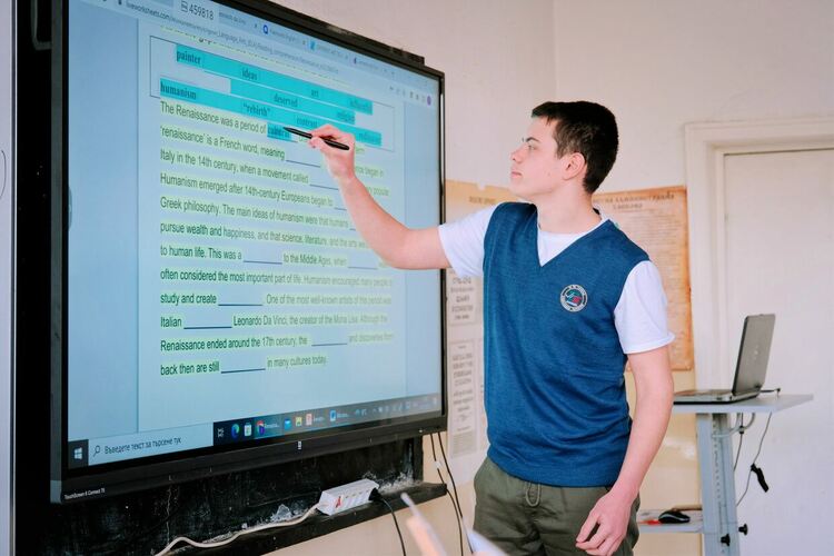 Изкуство и средиземноморски аромати в гимназията по туризъм