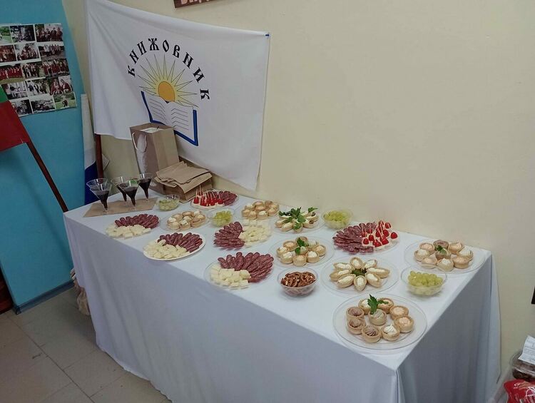 Деца и родители с творческо ателие в дъждовната събота