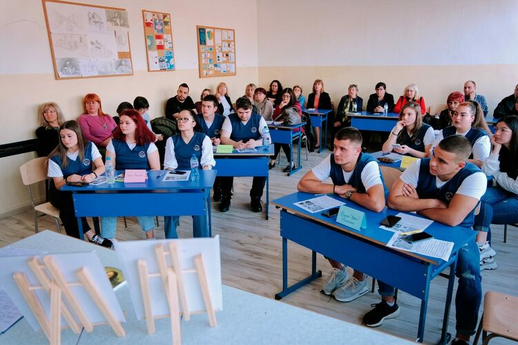 Изкуство и средиземноморски аромати в гимназията по туризъм