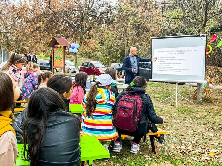Откриха „зелен офис“ за уроци и игри сред природата