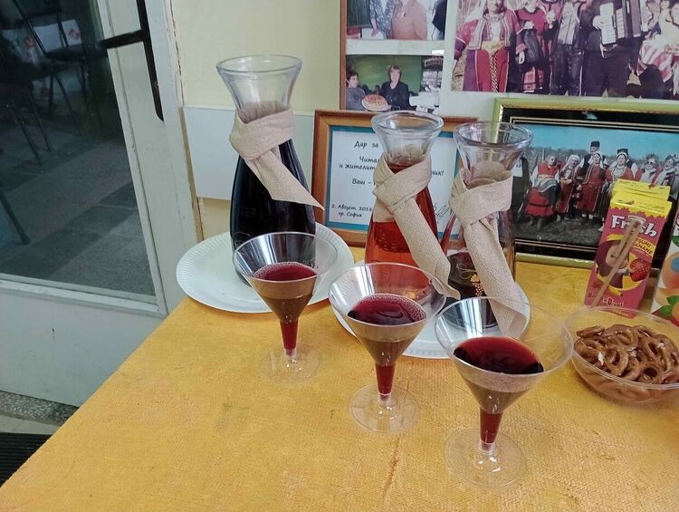 Деца и родители с творческо ателие в дъждовната събота