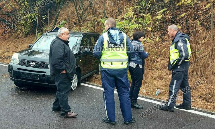 Три коли катастрофираха между Хасково и Харманли заради спукана гума