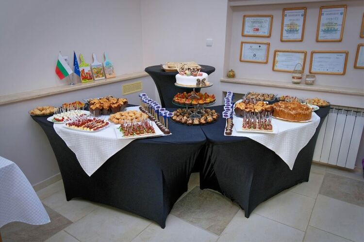 Изкуство и средиземноморски аромати в гимназията по туризъм