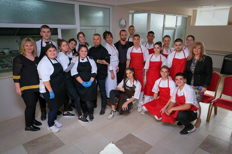 Изкуство и средиземноморски аромати в гимназията по туризъм