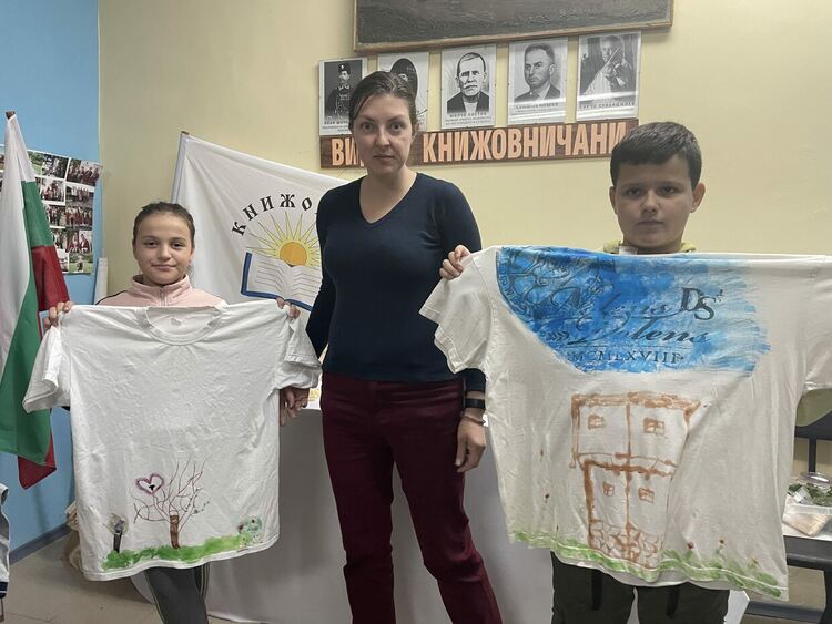 Деца и родители с творческо ателие в дъждовната събота