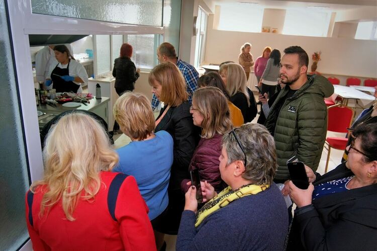 Изкуство и средиземноморски аромати в гимназията по туризъм