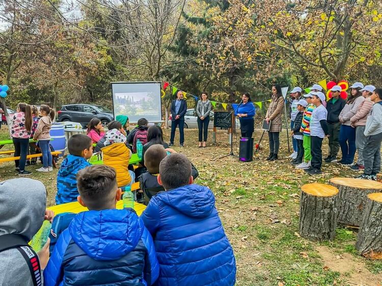 Откриха „зелен офис“ за уроци и игри сред природата