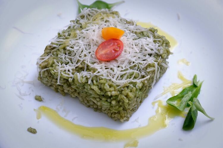 Изкуство и средиземноморски аромати в гимназията по туризъм