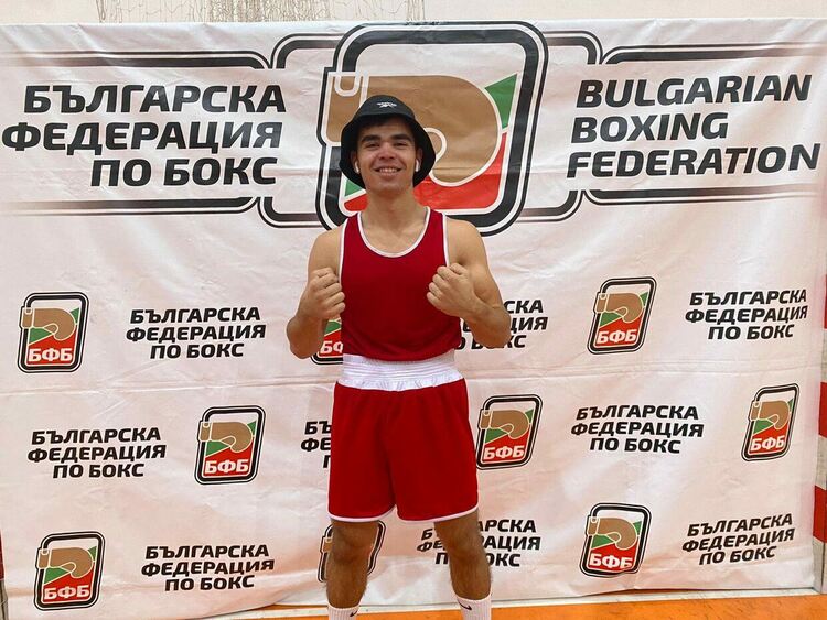 Юношите на Арда бокс спечелиха два сребърни медала на държавния шампионат в Петрич