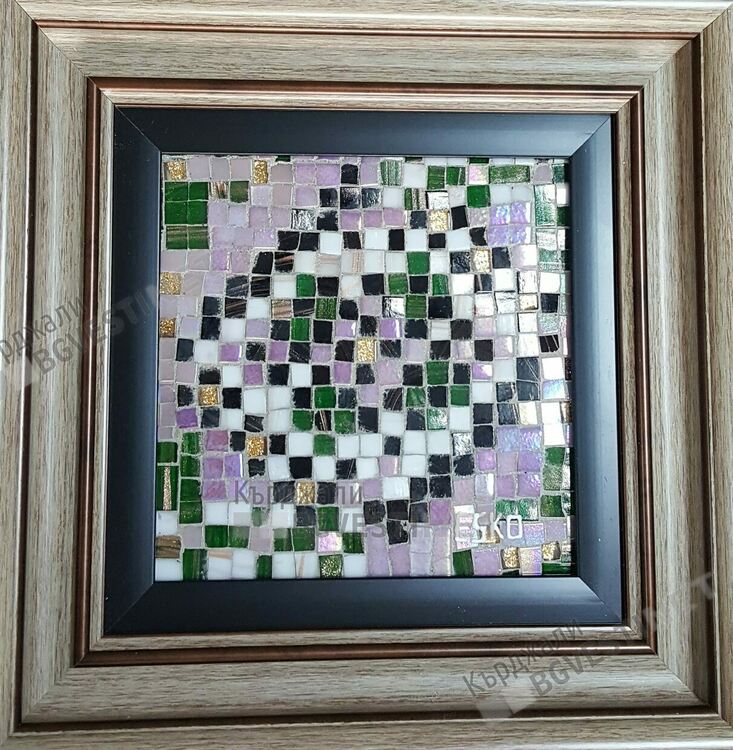 Есин Салим,художничката рисуваща словото