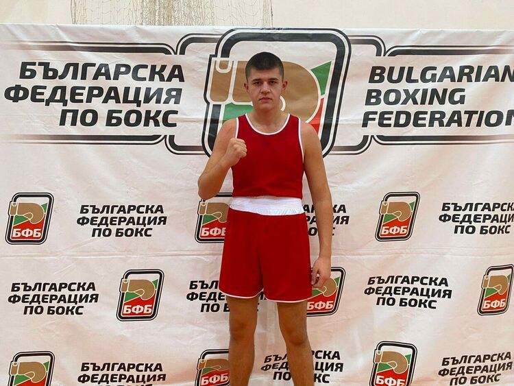 Юношите на Арда бокс спечелиха два сребърни медала на държавния шампионат в Петрич