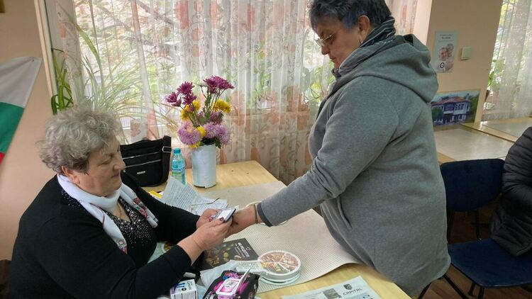 Засадиха дърво в Световния ден за борба с диабета в Хасково