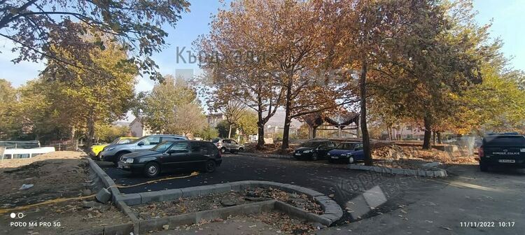 Новият паркинг в Момчилград вече се ползва,паркирането е  безплатно