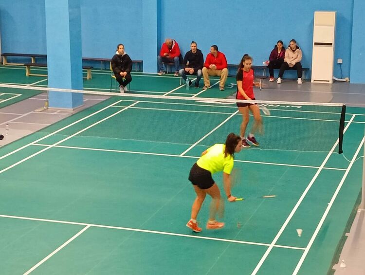 Сребро и бронз завоюваха първомайски бадминтонисти 