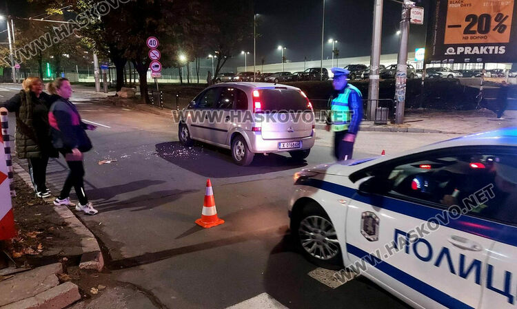 Блъснатата пешеходка на „Раковски“ е със счупен крак, остава в болница