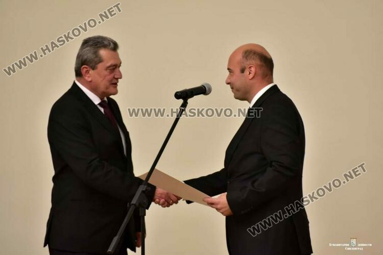 Главен комисар Николай Николов с Почетен знак