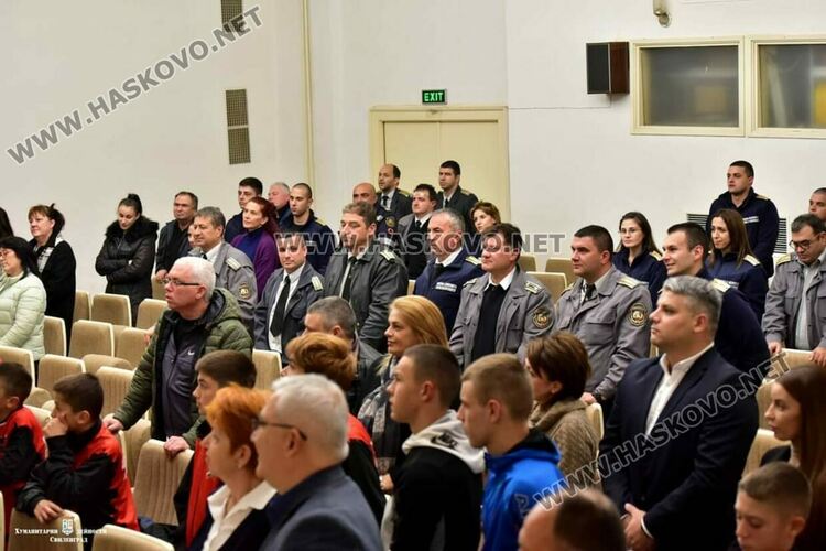 Главен комисар Николай Николов с Почетен знак