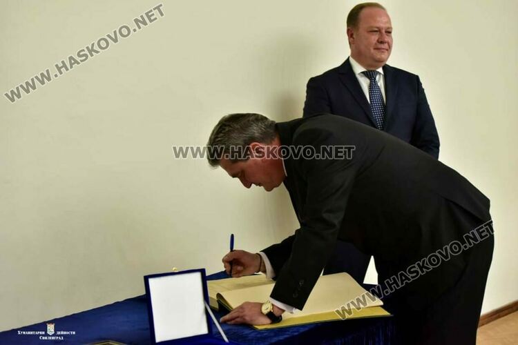 Главен комисар Николай Николов с Почетен знак