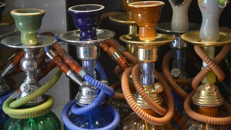 По 1 г. условно и 10 000 лв. глоба за двама контрабандисти на тютюн и паста за наргиле