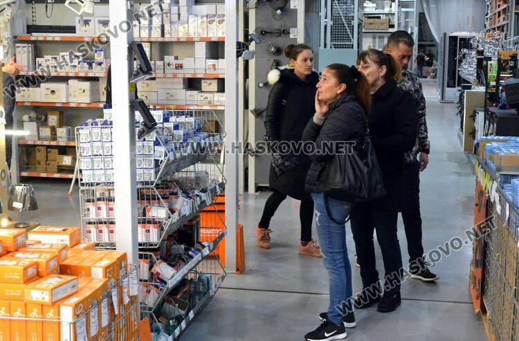  „Черни 4 дни“ и „Опасно падащи цени“ в хасковски вериги магазини