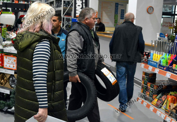  „Черни 4 дни“ и „Опасно падащи цени“ в хасковски вериги магазини