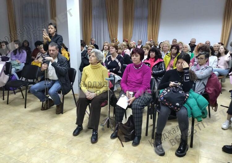 Представиха две книги на Христина Въчева пред кърджалийска публика