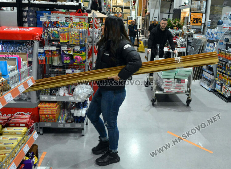  „Черни 4 дни“ и „Опасно падащи цени“ в хасковски вериги магазини
