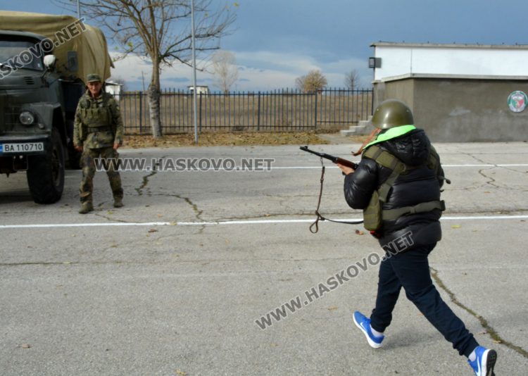 Децата от село Малево с урок по родолюбие на Учебния полигон „Корен“