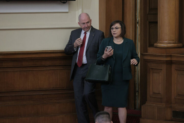 Нинова непреклонна за хартиената бюлетина