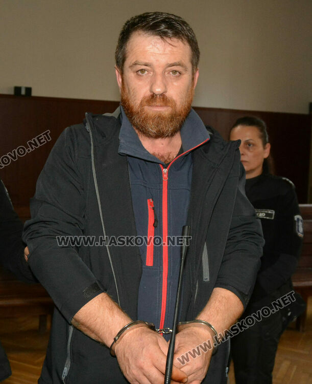 Задържаният със самоделните бойни пистолети знаел, че са газови